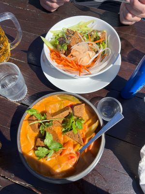 The curry and poke bowl with tofu  at Bergrestaurant Alphitta in Zermatt