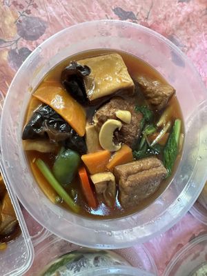 Hong shao tofu   at Red Apple 红苹果素食 - Tampines in East Singapore