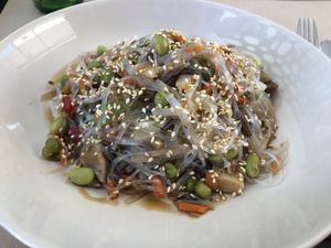 O asiático - rice noodles with edamame and vegetables   at Cajual Vegan Foodsters in Loule