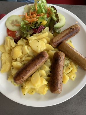 Veganer Kartoffelsalat mit Plant Based Würstchen  at Cafe Restaurant Am Flugplatz in Wyk Auf Foehr