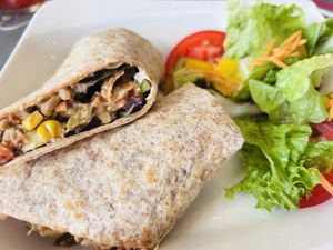 Wrap mit Sonnenblumenhack und Gemüse  at Cafe Restaurant Am Flugplatz in Wyk Auf Foehr