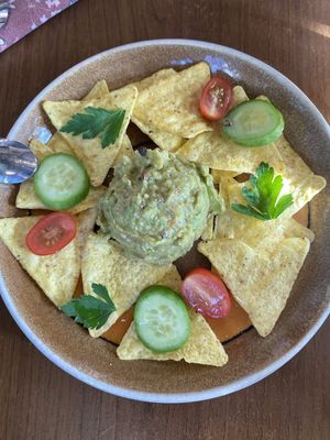 Guacamole with nachos at Soleil Vert in Le Havre
