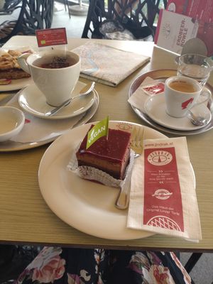  at Jindrak Konditorei in Linz