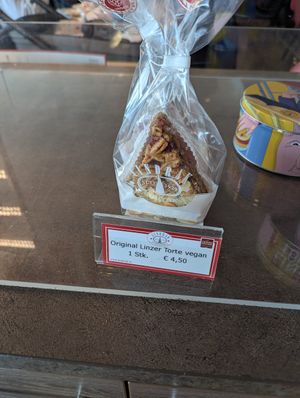 Vegane Linzer Torte at Jindrak Konditorei in Linz