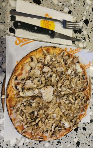 Three mushroom pizza at Soledo in Izmir