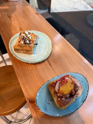 Vegans and gluten free quiche  at Belén Vegan Bakery in Wellington