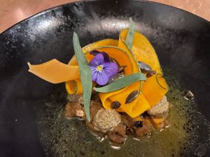 Compote barbecue-pompoen | tahini | sap van pompoen & duindoornbes | pompoenpitten   at Flow Yoga & Food in Delft