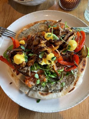 Gegrilde groente op pita broodje  at Flow Yoga & Food in Delft