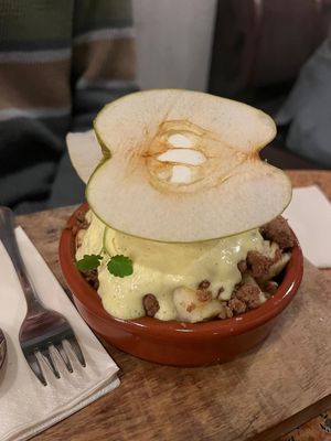 Vegan apple crumble at Flow Yoga & Food in Delft