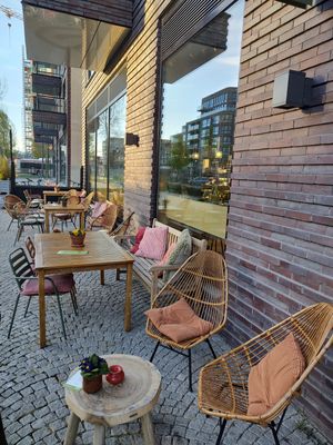  at Flow Yoga & Food in Delft