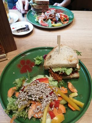 Vegan Pulled Pork Sandwich with Salad at Katzentempel - Leipzig Mitte in Leipzig
