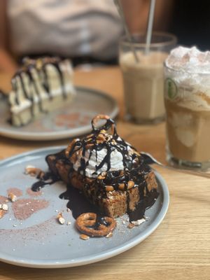 Toasted Carrot cake with pretzels and cream   at Katzentempel - Leipzig Mitte in Leipzig