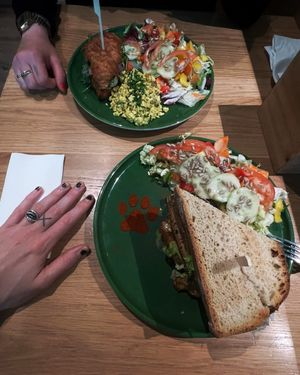 Croissandwich-Frühstuck & Tempelsandwich  at Katzentempel - Leipzig Mitte in Leipzig