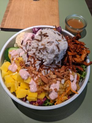 Tiger Bowl with the dressing on the side at Katzentempel - Leipzig Mitte in Leipzig