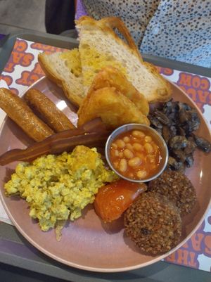 Full Irish breakfast at The Saucy Cow in Dublin
