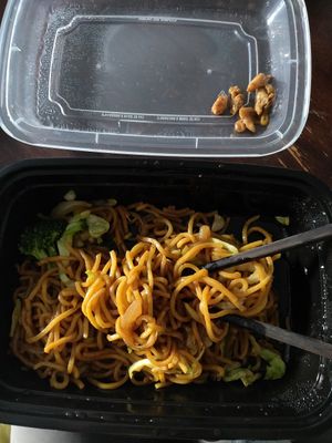 Found chicken in my veggie chow mein at Chopsticks Cuisine in Seattle