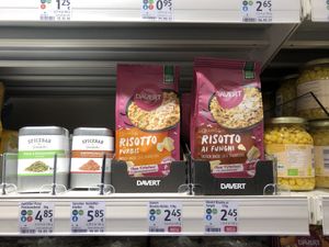 Prepared vegan meals  at dm in Freising