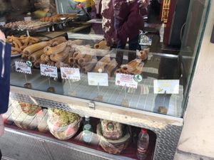 Green means vegan    at Xurreria Trebol in Barcelona