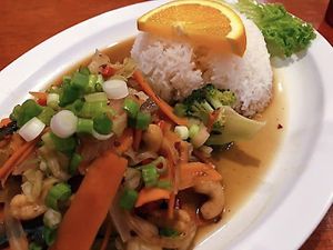 cashew stirfry  at 3 Sisters Khmer-Thai Kitchen in Lancaster
