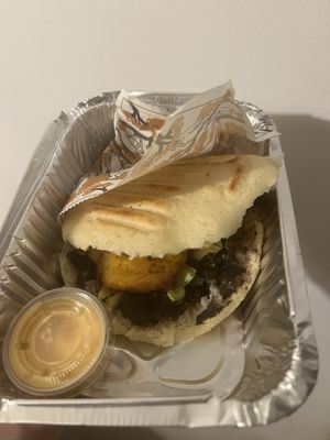 pabellón vegano and salsa de mango  at Arepera Maracay in Zagreb