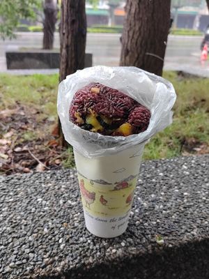 總合飯糰+燕麥漿 at Forest Rice Balls - 樹林阿昌飯糰 in New Taipei City