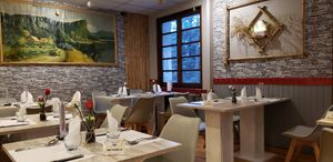 Dining area at Pho 8 in Cluses