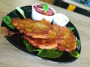 Placki syryjskie z ziemniaków, marchewki i pora at Strąk Man in Banino