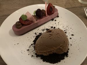 Overheerlijk dessert   at Lento in Antwerpen