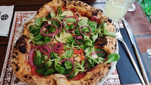 Pizza vegetariana at Fabrique in Split