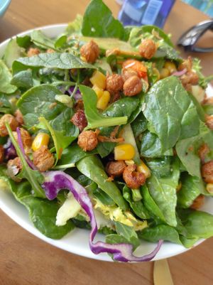 Ensalada vegana at Pure Kitchen in Cumbre Del Sol