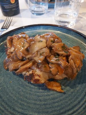 Tagliata di seitan con porcini at Antica Locanda Luigina in Mattarana