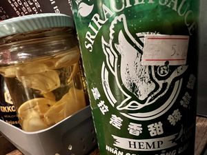 hot hemp (!) sauce & garlic in oil  at Vegan 1983 in Erfurt