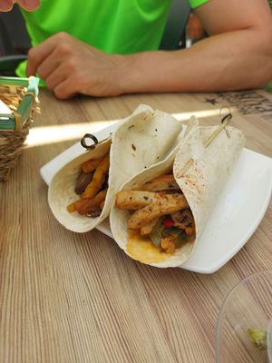 Tacos veganos at La Tarara de Guaso in Huesca