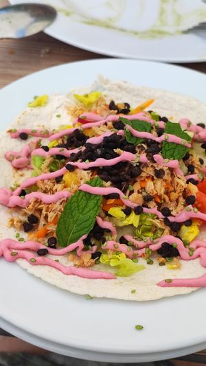 Taco de jackfruit y verduritas frescas at La Tarara de Guaso in Huesca