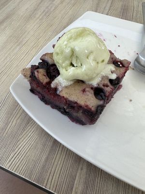 blueberry pie with lime ice cream  at La Tarara de Guaso in Huesca