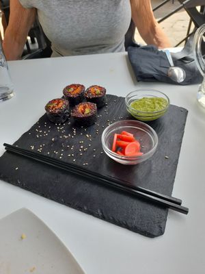Amuse boucle with exotic dips at La Tarara de Guaso in Huesca