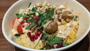 Oriental Bowl mit Falafel at Hier Und Jetzt in Muenster