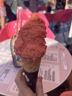 Vegan strawberry ice cream  #Veganuary at Topsweet in Fuerteventura