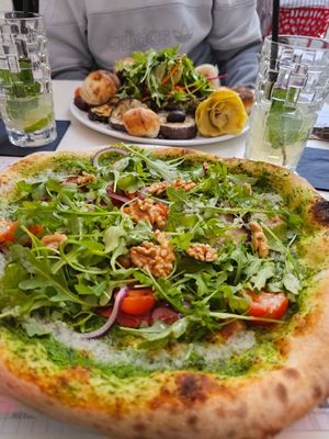 Pizza von der Wochenkarte at Balboa in Regensburg
