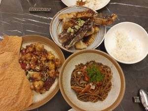 Kung pao cauliflower, Battered eggplant, Fungus re gan mian at Laurus in Carlton