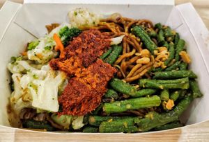 Take away noodles with dishes, good as expected at ABC Vegetarian Food 健康素食 - Toa Payoh in Central Singapore