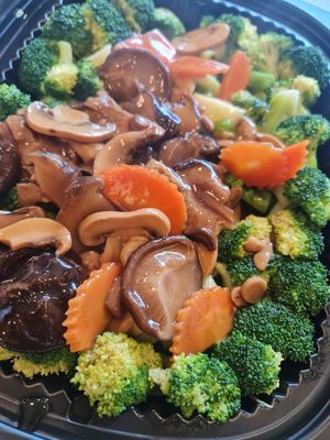 Broccoli with mixed mushroom ~ 16/8/23 at ABC Vegetarian Food 健康素食 - Toa Payoh in Central Singapore