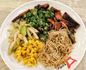 The 3 dishes were good, bee hoon and rice taste normal at ABC Vegetarian Food 健康素食 - Toa Payoh in Central Singapore