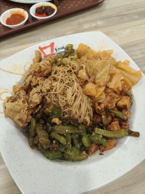$6.70 ~ 4 Dishes 1 Mee Hoon at ABC Vegetarian Food 健康素食 - Toa Payoh in Central Singapore