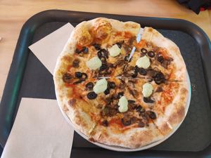 Pizza reputanesca at Vegga in Bogota