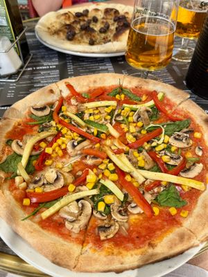Vegetarian pizza without the cheese at Enco Gastronomy in Mallorca