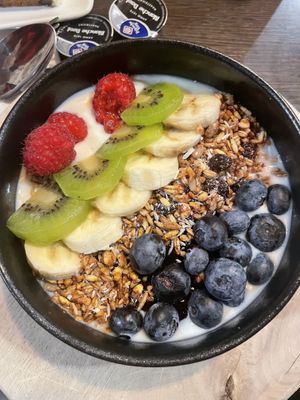 Vegan healthy start breakfast   at Coffeelovers in Maastricht