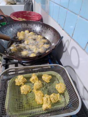 Very Fresh veg Pakoras with besam flour, authentic ingredients from India. at Mini Taj in Oaxaca