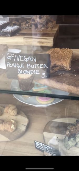 GLUTEN-FREE Peanut butter blondie 🍫  at Strelitzia in East London