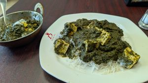 Vegan sagg tofu curry. Coconut cream on top. Dish was absolutely incredible 😍 at Inde Spice in Deer Park